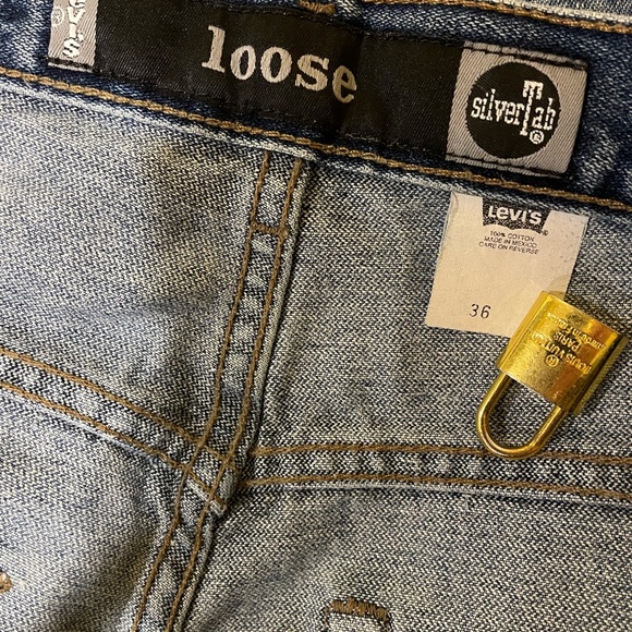Vintage 90s Levi’s Silver Tab Loose Fit Denim Shorts - Picture 6 of 6